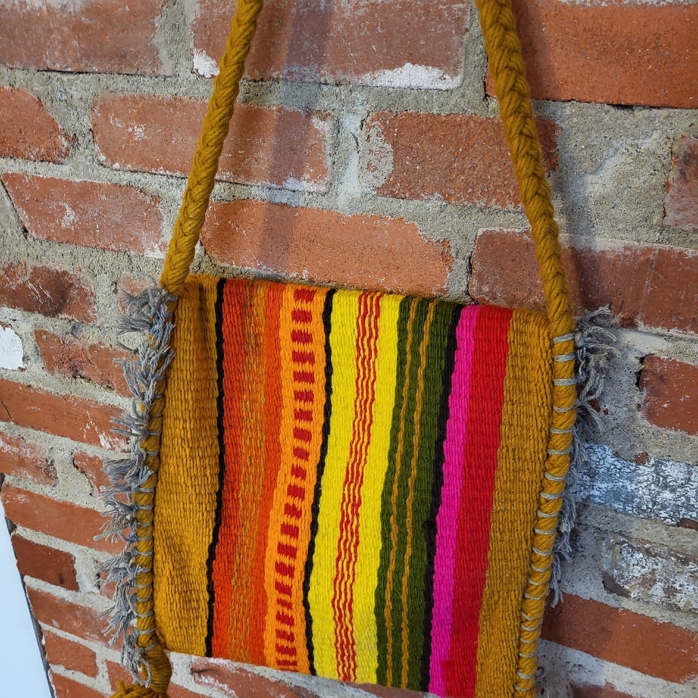 Bright woven hobo bag - Picture 5 of 7